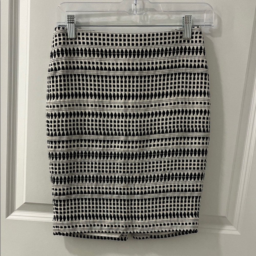 LOFT Women’s Monochrome Geometric Skirt 00Petite